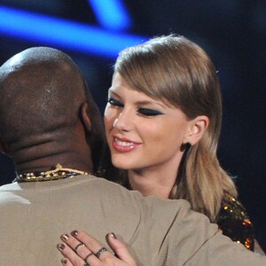 Kanye West et Taylor Swift aux MTV Video Music Awards le 30 août 2015 à Los Angeles