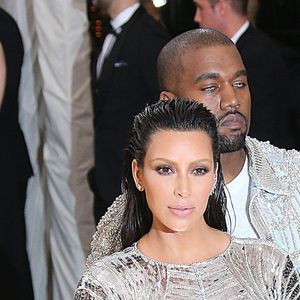 Kim Kardashian et Kanye West - Soirée Costume Institute Benefit Gala 2016 (Met Ball) sur le thème de "Manus x Machina" au Metropolitan Museum of Art à New York, le 2 mai 2016.
