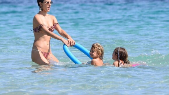 Alessandra Ambrosio, Kate Hudson : Ibiza, le paradis des stars en bikini !