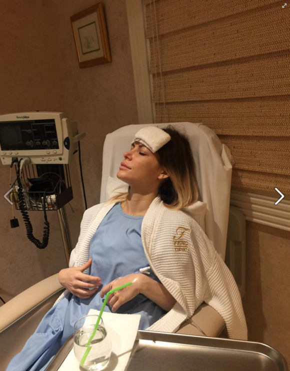 Crystal Hefner a dû se faire retirer ses implants mammaires après être tombé gravement malade. Photo publiée sur Facebook, le 19 juillet 2016