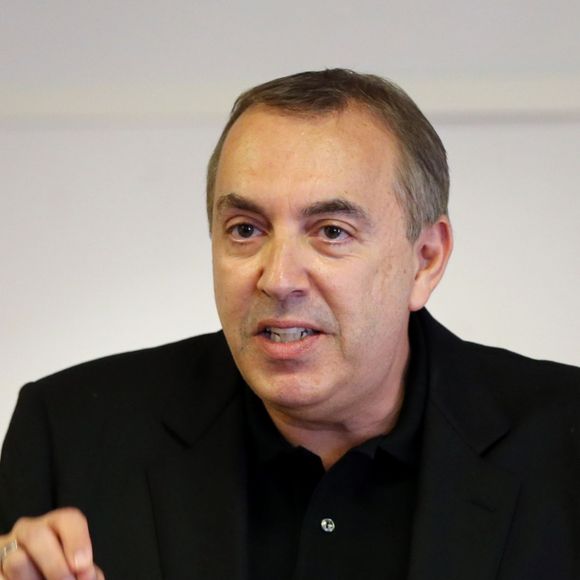 Jean-Marc Morandini fait une déclaration à la presse dans un salon de l'hôtel Radisson à Boulogne-Billancourt, le 19 juillet 2016.