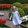 La princesse Leonore de Suède était particulièrement dissipée, préférant jouer dans le jardin et obligeant sa mère la princesse Madeleine à lui courir après, lors de la traditionnelle séance photo de la famille royale suédoise à la Villa Solliden le 15 juillet 2016.