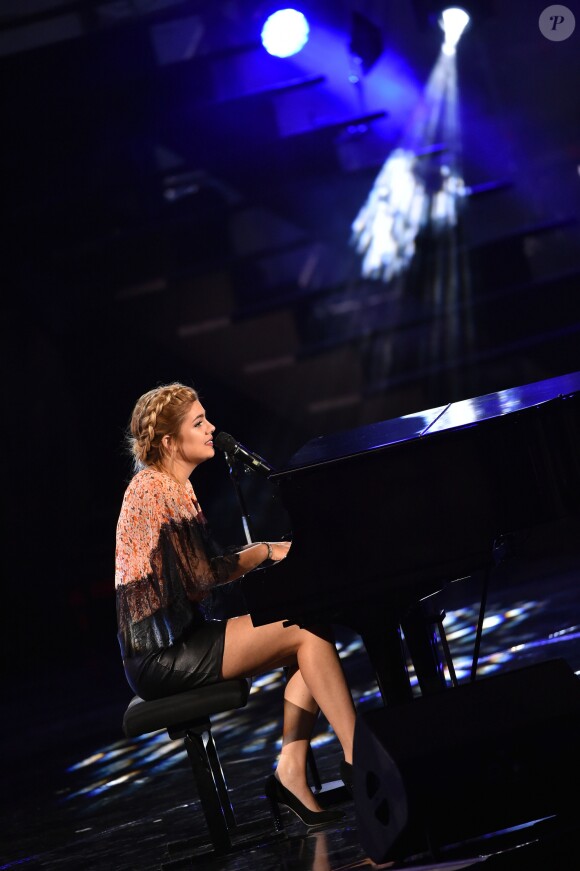 Exclusif - Louane Emera lors de l'émission de télévision pour TF1 "La Chanson de l'Année 2016" à Nîmes le 17 juin 2016. © Bruno Bebert / Bestimage