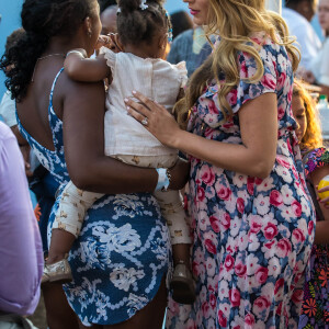 Blake Lively enceinte à l'inauguration de Target Cat & Jack dans le quartier de Brooklyn à New York, le 21 juillet 2016