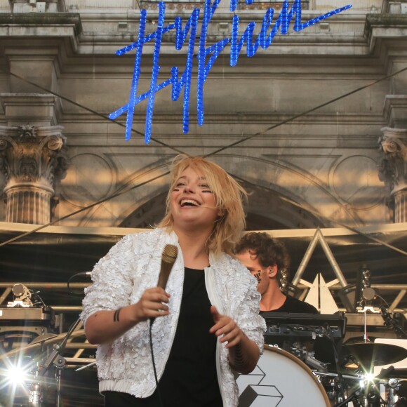 Le groupe "Hyphen Hyphen" en concert au Fnac Live Festival 2016 sur le parvis de l'Hôtel de Ville à Paris. Le 22 juillet 2016 © Céline Bonnarde / Bestimage 22/07/2016 - Paris