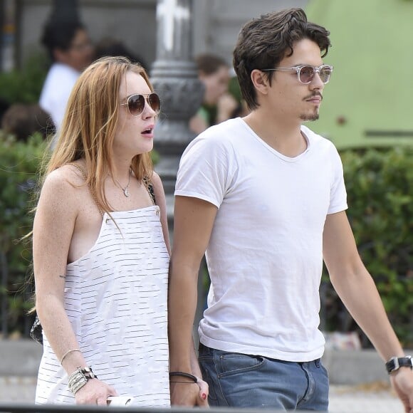 Lindsay Lohan et son compagnon Egor Tarabasov se promènent dans les rues de Madrid. Le 10 juin 2016