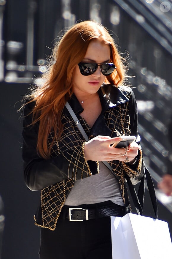 Lindsay Lohan et sa soeur Ali font du shopping dans les rues de New York. Le 15 avril 2016
