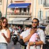 John Legend, sa femme Chrissy Teigen et leur petite fille Luna se promènent sur le port de Saint-Tropez, le 25 juillet 2016.