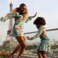 Photo de Beyoncé et Blue Ivy, habillées de robes Gucci assorties. Juillet 2016.