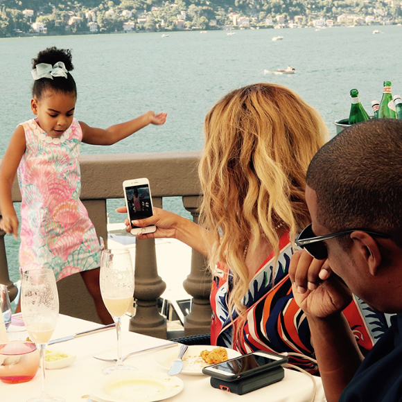 Photo de Beyoncé, Jay Z et leur fille Blue Ivy en Italie. Juillet 2016.
