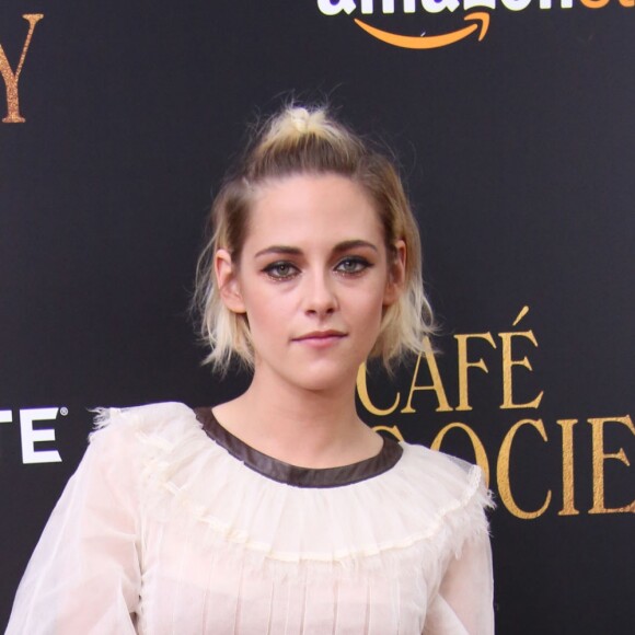 Kristen Stewart à la première de 'Cafe Society' au Cinema Society à New York, le 13 juillet 2016