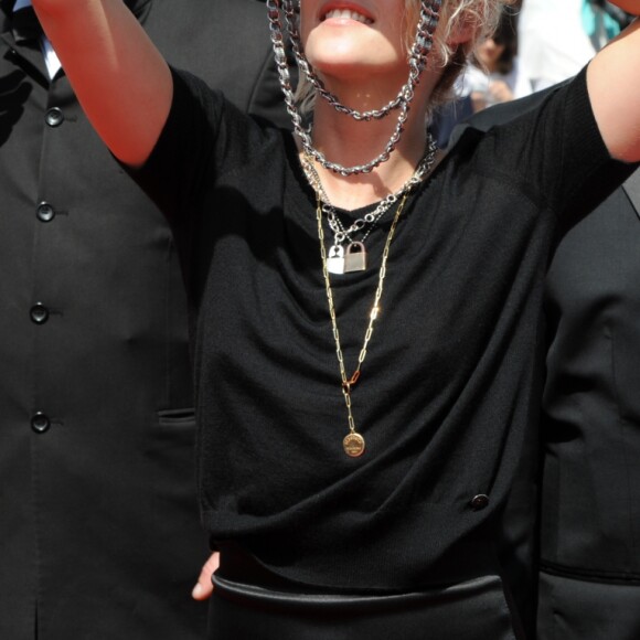 Kristen Stewart s'amuse à côté de son ex-compagne Alicia Cargile - Arrivées à la montée des marches du film "American Honey" lors du 69ème Festival International du Film de Cannes. Le 15 mai 2016.