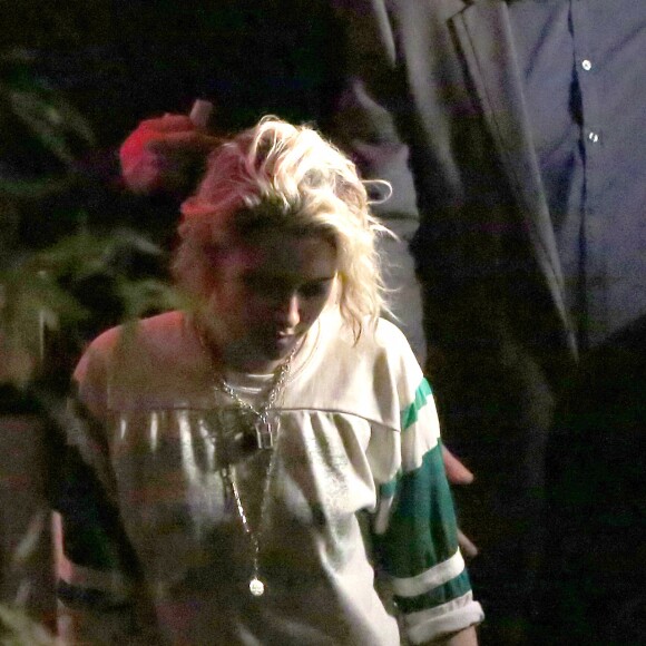 Kristen Stewart et son ex-petite amie Alicia Cargile quittent la soireé du film "American Honey" lors du 69ème Festival International du Film de Cannes le 15 mai 2016.