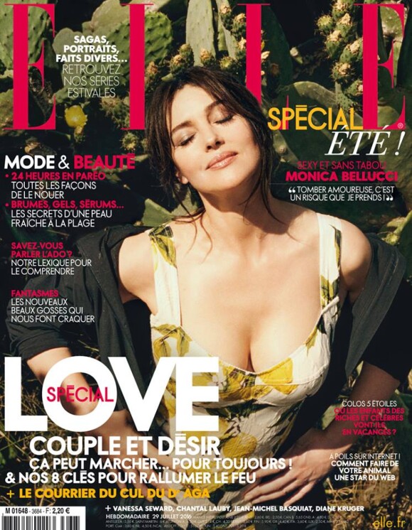 Monica Bellucci en couverture du magazine ELLE, hebdomadaire du 29 juillet 2016.