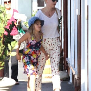 Michelle Williams et Matilda à Santa Monica, le 28 août 2012.