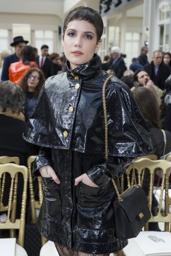 La chanteuse Halsey (Ashley Nicolette Frangipane) au défilé de mode Chanel collection prêt-à-porter Automne Hiver 2016/2017 au Grand Palais, lors de la fashion week à Paris, le 8 mars 2016. © Olivier Borde/Bestimage