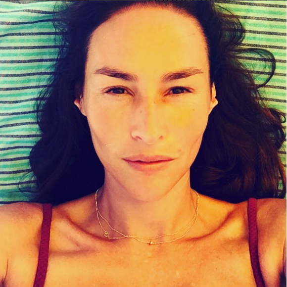Vanessa Demouy en vacances en Corse