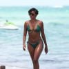 Claudia Jordan profite d'une belle journée ensoleillée sur une plage à Miami, le 27 juillet 2016.