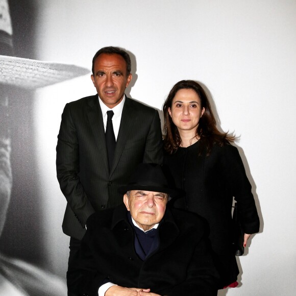 Nikos Aliagas, Maria, sa soeur et Andreas, son père - Inauguration de l'exposition photographique de Nikos Aliagas intitulée "Corps et âmes" à la Conciergerie à Paris le 23 Mars 2016. L'animateur de TF1 présente, dans ce monument historique et révolutionnaire, une facette moins connue de sa personnalité : il expose, en grand format et en noir et blanc, dix clichés très personnels ainsi qu'un diaporama de portraits de personnalités du 24 mars au 22 mai 2016. © Dominique Jacovides / Bestimage