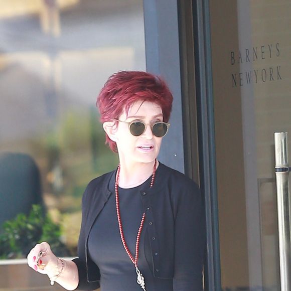 Sharon et Ozzy Osbourne font du shopping chez Barneys New York à Beverly Hills le 24 juillet 2016.