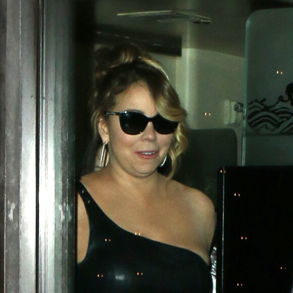 Mariah Carey quitte le restaurant Mr Chow sous les flashes des paparazzi à Los Angeles le 2 août 2016. © CPA / Bestimage