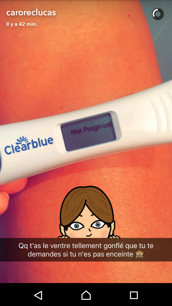 Caroline Receveur dévoile un test de grossesse sur Snapchat, jeudi 4 août 2016