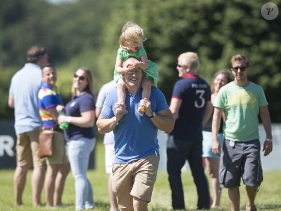 Mike Tindall et sa fille Mia au British Eventing Festival qui a lieu dans le parc de Gatcombe. Stroud, Angleterre, le 6 août 2016.  Mike Tindall and his daughter Mia attending day 2 of the Festival of British Eventing at Gatcombe Park. Stroud, August 6th, 2016.06/08/2016 - Stroud