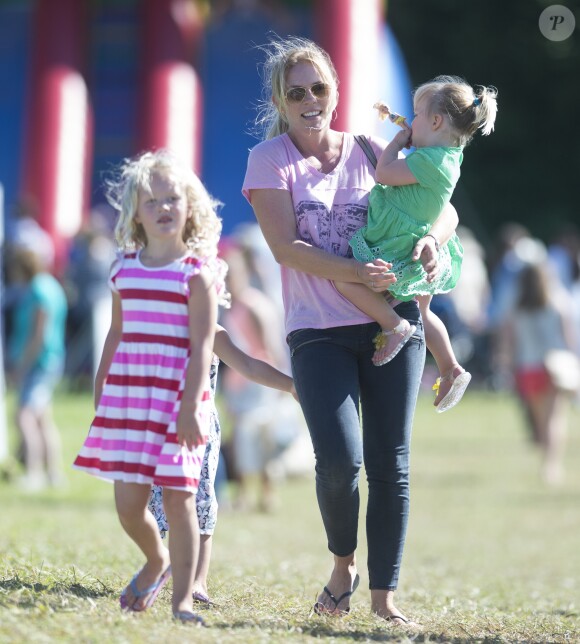 Mia Tindall avec Autumn Phillips et ses filles Savannah et Isla, au British Eventing Festival qui a lieu dans le parc de Gatcombe. Stroud, Angleterre, le 6 août 2016.