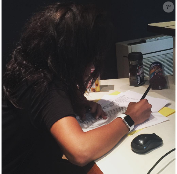 Amel Bent en studio d'enregistrement. Photo publiée sur Instagram, le 6 août 2016