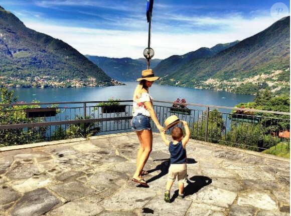 Emilie Nef Naf et son fils Menzo en vacances, août 2016