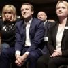 Emmanuel Macron et sa femme Brigitte Trogneux durant le premier meeting du rassemblement "En Marche" à la Mutualité à Paris, France, le 12 juillet 2016. © Stéphane Lemouton/BestImage