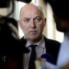 Denis Baupin dans la salle des quatre colonnes à l'Assemblée nationale, pendant la séance de questions au gouvernement, à Paris le 15 juillet 2015.