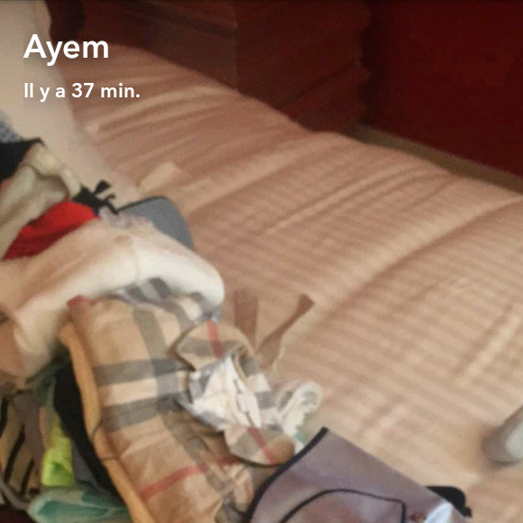 Ayem Nour dévoile la garde-robe d'Ayvin sur Snapchat, jeudi 11 août 2016