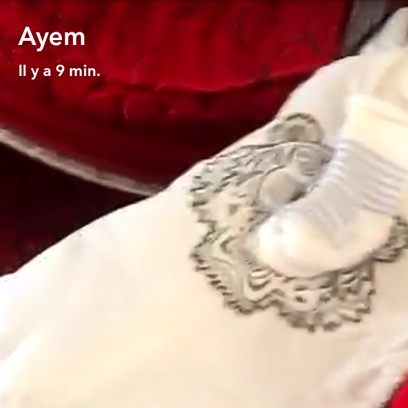 Ayem Nour dévoile la garde-robe d'Ayvin sur Snapchat, jeudi 11 août 2016