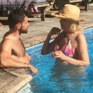 Exclusif -  Amanda Lear se repose avec le beau Matthieu en Provence. Le 5 août 2016