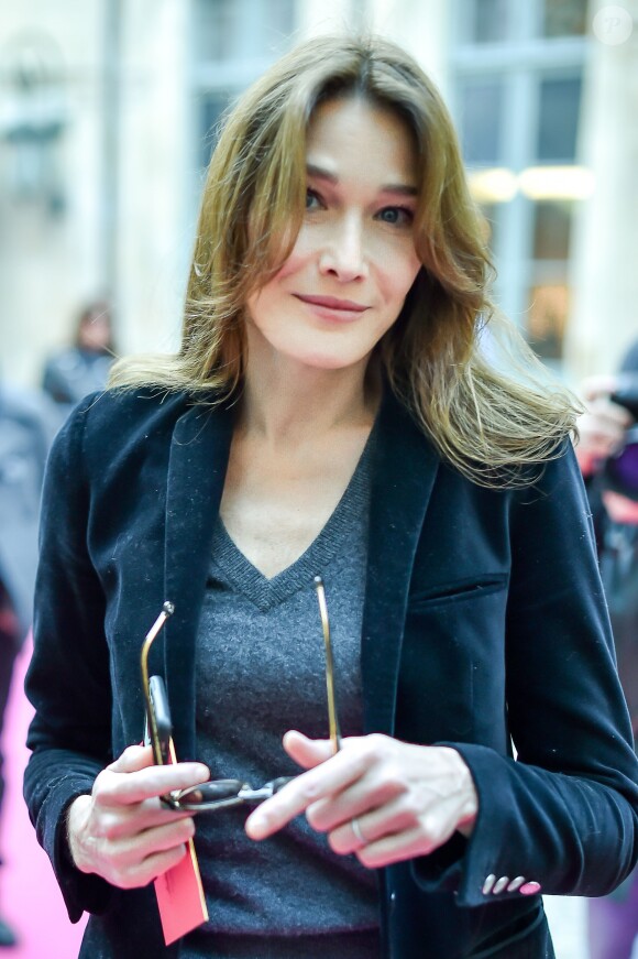 Carla Bruni-Sarkozy - Arrivées au défilé de mode Haute-Couture "Schiaparelli", collection printemps-été 2016, à Paris. Le 25 janvier 2016