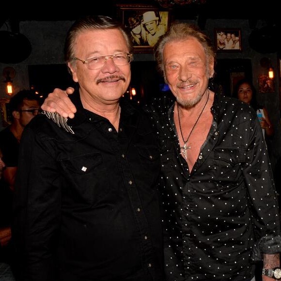 Bruno Magras et Johnny Hallyday au Ti St Barth à Saint-Barthélemy le 12 août 2016