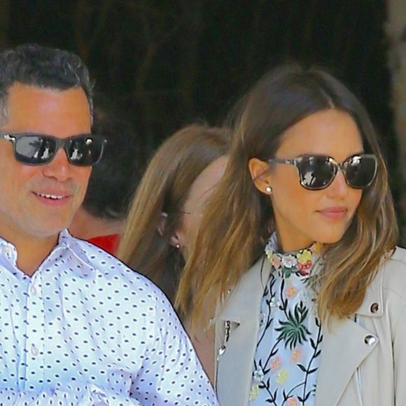 Jessica Alba et son mari Cash Warren à l'hôtel Four Seasons à Los Angeles, le 8 mai 2016