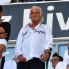 Jean-Paul Belmondo pendant le recueillement au début du match de foot de Ligue 1 Nice contre Rennes en hommage aux 85 victimes de l'attentat du 14 juillet au stade Allianz Riviera à Nice, le 14 août 2016. Pour l'occasion les joueurs des deux équipes portaient un coeur sur leur maillot, sur lequel on peut lire les noms des victimes. © Bruno Bébert/Bestimage