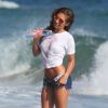 Kristina Colonna en pleine séance photo pour 138 water à Malibu, le 2 août 2016.