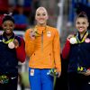 Simone Biles, Sanne Wevers, Lauren Hernandez - Remise des médailles après la finale femmes de gymnastique artistique durant les Jeux Olympiques (JO) 2016 de Rio de Janeiro. Le 15 août 2016