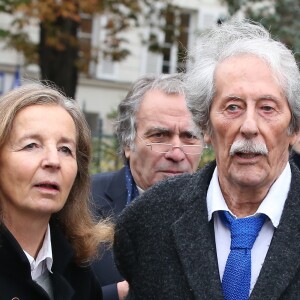 Jean Rochefort et sa femme Françoise Vidal lors des obsèques de Danièle Delorme en l'église de Saint-Germain-des Prés à Paris le 23 octobre 2015.