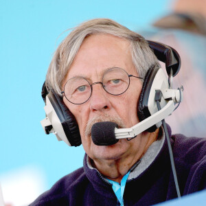 Jean Rochefort consultant France Télévisions pour les épreuves d'équitation aux JO d'Athènes en août 2004. © Hahn/Nebinger/Zabulon/ABACA