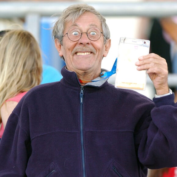 Jean Rochefort consultant France Télévisions pour les épreuves d'équitation aux JO d'Athènes en août 2004. © Hahn/Nebinger/Zabulon/ABACA