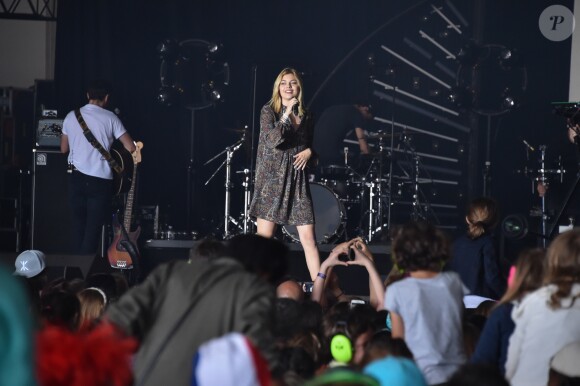 Louane Emera - Les concerts à la 18ème édition de Solidays "Summer of Love" à l'hippodrome de Longchamp à Paris le 26 juin 2016. © Lionel Urman / Bestimage