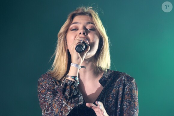 Louane Emera en concert au festival Solidays à l'hippodrome de Longchamp. Paris, le 26 juin 2016. © Lise Tuillier/Bestimage