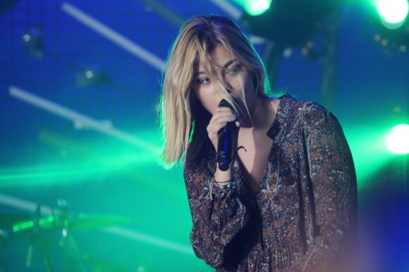 Louane Emera en concert au festival Solidays à l'hippodrome de Longchamp. Paris, le 26 juin 2016. © Lise Tuillier/Bestimage