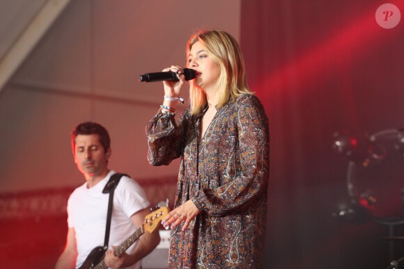 Louane Emera en concert au festival Solidays à l'hippodrome de Longchamp. Paris, le 26 juin 2016. © Lise Tuillier/Bestimage