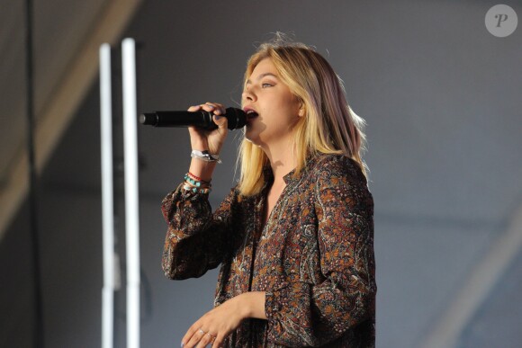 Louane Emera en concert au festival Solidays à l'hippodrome de Longchamp. Paris, le 26 juin 2016. © Lise Tuillier/Bestimage