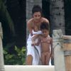 Kim Kardashian et sa fille North West lors de vacances à Puerto Vallarta au Mexique, le 18 août 2016.